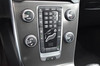Volvo V40 1.6 T3 MOMENTUM NAVI / PDC / STOEL VERW. / TREKHAAK / 25