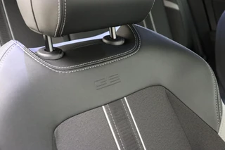 Opel Astra Sports Tourer 1.2 Turbo Hybrid GS 145 PK  Automaat | Navigatie | Climate control | Camera | Stoel & Stuurverwarming | Keyless | Lichtmetalen velgen | Extra getint glas / 17