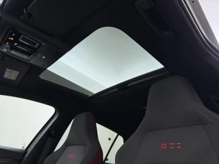 Volkswagen Golf 2.0 TSI GTI 265PK | APPLE CARPL. ADNROID AUTO | ACC | PANORAMA DAK | 360° CAMERA | STOEL/STUUR VERWARMING | / 21