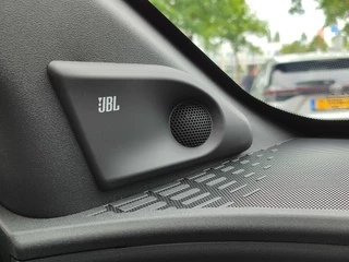 Toyota bZ4X Touring EXECUTIVE AWD 75 kWh NIEUW! PANODAK JBL-AUDIO 1500KG TREKGEW LM-VELGEN 20" 4S-BANDEN STOELVERW/KOELING STUURVERW BLIND SPOT WARMTEPOMP EL-ACHTERKLEP / 17