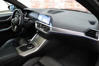 BMW 4 Serie Gran Coupé 420i High Executive M Sport Pakket Automaat  / Live Cockpit Professional / Schuif-/kanteldak / Leder / DAB / Stoelverwarming / 19 Inch / Shadow Line / Active Cruise Control / LED / M Sportremsysteem / Achteruitrijcamera / Extra Getint Glas / 20