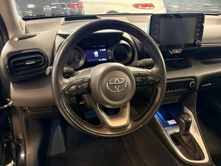 Toyota Yaris 1.5 Hybrid Style / LED / head-up / panoramadak / camera / keyless / 12