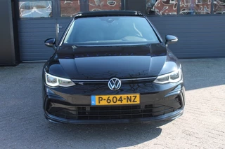 Volkswagen Golf 1.5 ETSI R-LINE BNS Automaat Panorama dak / Camera / 8