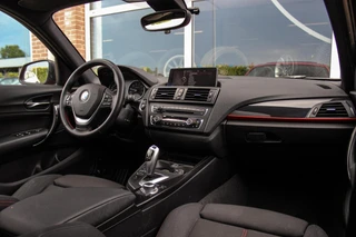 BMW 1-serie 125i Business+ | Sport Line | NL auto | Schuif-/kanteldak | Keyless entry | HiFi audio | Stoelverwarming | Xenon | Sportstuur | Navigatie Professional | Bluetooth | PDC / 12