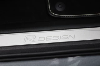 Volvo XC60 2.0 T4 R-Design  LED/Leder/Navi/Camera/CarPlay/Virtual Cockpit/Crc/19" / 43
