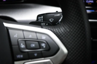 Volkswagen Golf 1.5 eHybrid GTE | LEDER | PANORAMADAK | HEAD UP | STOELVENTILATIE | STUURVERWARMING | TREKHAAK | 18" / 38