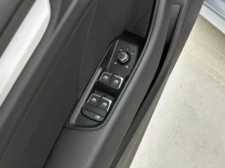 Audi A3 Limousine 35 TFSI S-Line Automaat | Adaptive Cruise | Parkeersensoren | Panoramadak / 28