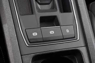 CUPRA Formentor 1.4 e-Hybrid Business Stuur-Stoelverwarming Achteruitrijcamera Keyless Apple Carplay / 39