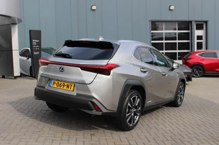 Lexus UX 250h Preference Line 1e EIGENAAR NL-AUTO KEYLESS CARPLAY/ANDROID BLIND-SPOT CAMERA PARK-SENS / 5