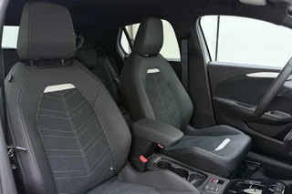 Opel Corsa 1.2 Turbo Hybrid Ultimate | NIEUW | € 5.500,- VOORRAADVOORDEEL | Massagestoelen | Leder Alcatanrabekleding |8 jaar fabrieksgarantie | Zwart dak | 17" Lichtmetalen velgen Diamant / 14