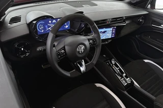 Alfa Romeo Junior 1.2 Turbo Hybrid Ibrida Sport Speciale Pano Massage Stoelverwarming / 6