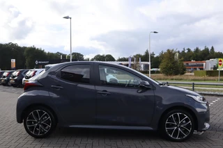 Toyota Yaris 1.5 Hybrid 115 DYNAMIC NIEUW DIRECT LEVERBAAR! STOEL/STUURVERW PARK-SENSOREN BLIND SPOT NAVI 17'' LM-VELGEN CAMERA APPLE/ANDROID / 8