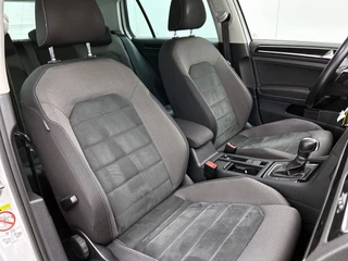 Volkswagen Golf 1.5 TSI Highline Business | Automaat | Adaptive Cruise | CarPlay | Stoelverwarming | Camera / 14