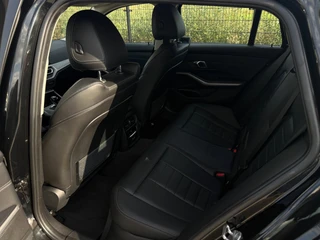 BMW 3-serie Touring 320e Business Edition Plus | Camera | Laser | Stoelverwarming | Carplay | / 29