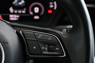 Audi A3 Sportback 35 TFSI S edition 150PK Nieuw model App-connect Trekhaak Navigatie PDC / 27