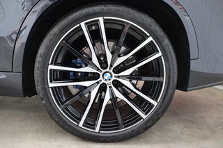 BMW X5 xDrive40i High Executive M Sport Pakket Automaat  / Live Cockpit Professional / Adaptive Air Suspension / Panoramadak Sky Lounge / Bowers & Wilkins / Active Steering / Comfortstoelen / Laserlight / Crafted Clarity / 22 Inch / Leder / M Sportremsysteem / 14