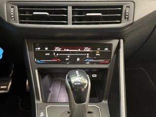 Volkswagen Polo 1.0 TSI R-Line | 110PK | IQ.Drive pakket | Virtual | Full LED Matrix Beam | Camera | Discover Pro | Clima |Ambient / 21