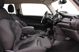 MINI Cooper Mini 1.5 Automaat 136PK Stoelverwarming | Cruise l PDC l Nav / 13