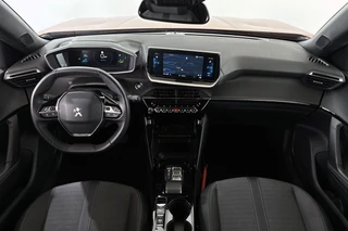 Peugeot e-2008 EV Allure Pack 50 kWh Stoelverwarming Camera Apple CarPlay / 8
