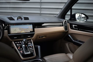 Porsche Cayenne 3.0 E-Hybrid Sport Chrono  | Pano | Trekhaak | 360 Camera | Bose | Stuurverwarming | Luchtvering | Orig. NL | / 35