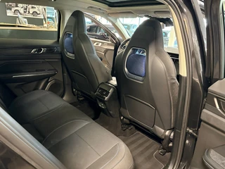 Lynk & Co 01 1.5 / pano / navi / camera / Infinity / memory / elec klep / Apple carplay / 25