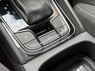 Škoda Karoq 1.5 TSI ACT Business Edition Plus Panoramadak | Camera | Adaptive cruise | Stoelverwarming | Full LED | NL auto | Dealer onderhouden / 26