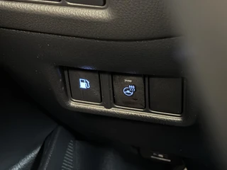 Toyota C-HR 2.0 Hybrid Dynamic | Winterpakket | Camera | PDC | Carplay | All-Season | LED ( Vestiging - Vianen) / 17