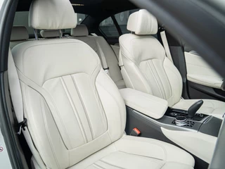 BMW 5-serie 530e iPerformance High Executive / 24