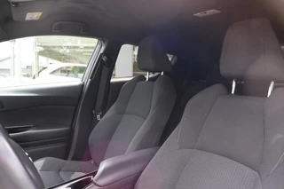 Toyota C-HR 1.8 HYBRID STYLE / 30