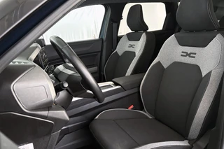 Dacia Bigster 1.8 Hybrid 155 Journey Panoramadak Stuur-Stoelverwarming Trekhaak / 7