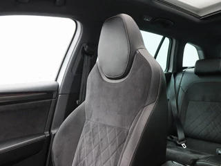 Škoda Superb Combi 1.5 TSi ACT 150 Pk Automaat Sportline Business | Trekhaak | Stoelverwarming | Panorama dak | Camera | Canton Audio | Alcantara | CarPlay | 18 Inch / 41