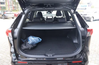 Toyota RAV4 2.5 Plug-in Hybrid AWD Style STUUR&WISSERVERW STOELVERW. V+A EL-A.KLEP EL-STOEL APPLE/ANDROID KEYLESS PRIVACYGLASS LED DAB / 6