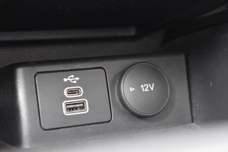 Ford Focus Wagon 1.0 EcoBoost Hybrid Titanium / 37