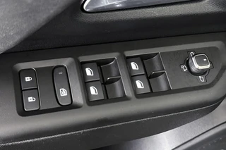 Jeep Compass First Edition 74 kWh  Panoramadak 360 Camera Massage / 34