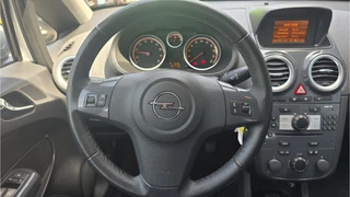 Opel Corsa 1.4-16V Cosmo / 8