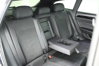 Volkswagen Arteon Shooting Brake 2.0 TSI 190pk DSG R-Line Business+ Keyless Panoramadak DCC Camera Stoelverwarming Virtual Cockpit Navigatie / 42