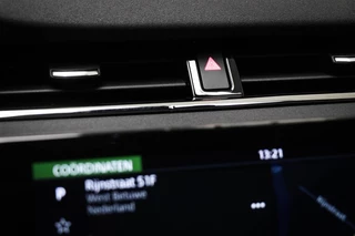 Land Rover Range Rover Evoque 2.0 P200 AWD R-Dynamic HSE | COLD CLIMATE PACK | PANORAMADAK | HEAD UP | DAB | APPLE | STUURVERWARMING / 45