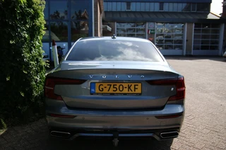 Volvo S60 2.0 T4 R-Design Polestar engineered / 6