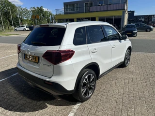 Suzuki Vitara 1.0 Boosterjet Stijl  | Afn. trekhaak | Pano | Keyless | Adapt. Cruise | PDC incl. Camera | Alcantara | Apple/Android / 10