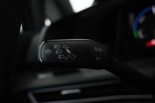 Volkswagen Golf 1.4 eHybrid GTE  Panorama, Apple carplay, Navigatie / 27