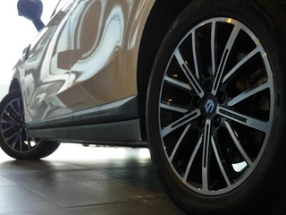Leapmotor B10 Design ProMax 67.1 kWh Wltp 434km | 750kg trekgewicht | Stoel en stuur verwarming | 360 graden camera | Lederen bekleding | Panoramadak | Led | Regensensor | Sfeerverlichting | Elektrisch verstelbare voorstoelen / 27