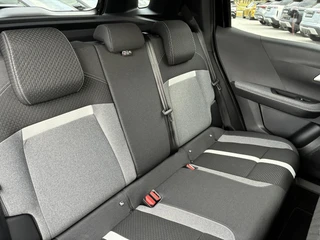 Opel Frontera 1.2 Turbo 145Pk Automaat Hybrid GS | DEMO | Climate control | Navigatie | Winterpakket | Camera | Parkpilot | Led | Private-Glas | Elektrisch Pakket | LM-Velgen / 38