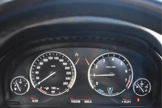 BMW X5 xDrive40e High Executive 313 pk Innovation Pack | NL-Auto | Elekt.trekhaak | 360 gr.camera | Memorystoelen | Pano.dak | HUD | Sfeerverlichting / 19