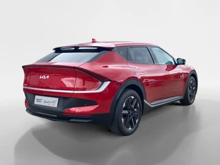 Kia EV6 Light Edition 63 kWh | VOORRAAD VOORDEEL NU €42.950,- | Direct leverbaar | Stoel+Stuur verwarming | Climate control | Navigatie | Parkeer camera achter | Parkeer sensoren voor en achter / 6