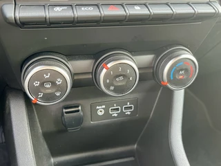 Renault Clio 1.0 TCe 90 Evolution  | Lichtmetaal | Parkeersensoren | Airco | Cruise Control | NL Auto | BTW Auto | Apple CarPlay/Android Auto / 30
