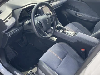 Lexus LBX 1.5 Cool 2WD / 8