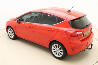 Ford Fiesta 1.0 EcoBoost Titanium | Trekhaak | Navigatie | Camera | Parkeersensoren voor en achter | Climate control | Lichtmetalen velgen / 5