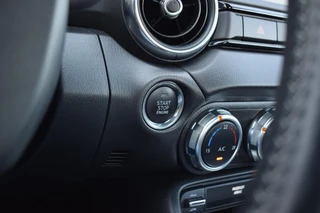 Mazda MX-5 RF 2.0 SkyActiv-G 184 Exclusive-Line | Hardtop | 184pk | Bose | Leer | Stoelverwarming / 19