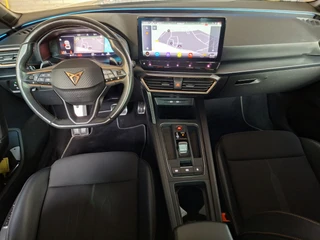 Cupra Leon 1.5 eTSI Business Intense AUT.* Navigatiesysteem * Elektrische stoelen met memory * Parkeercamera * / 31