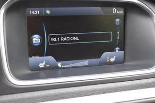 Volvo V40 1.6 T3 MOMENTUM NAVI / PDC / STOEL VERW. / TREKHAAK / 29